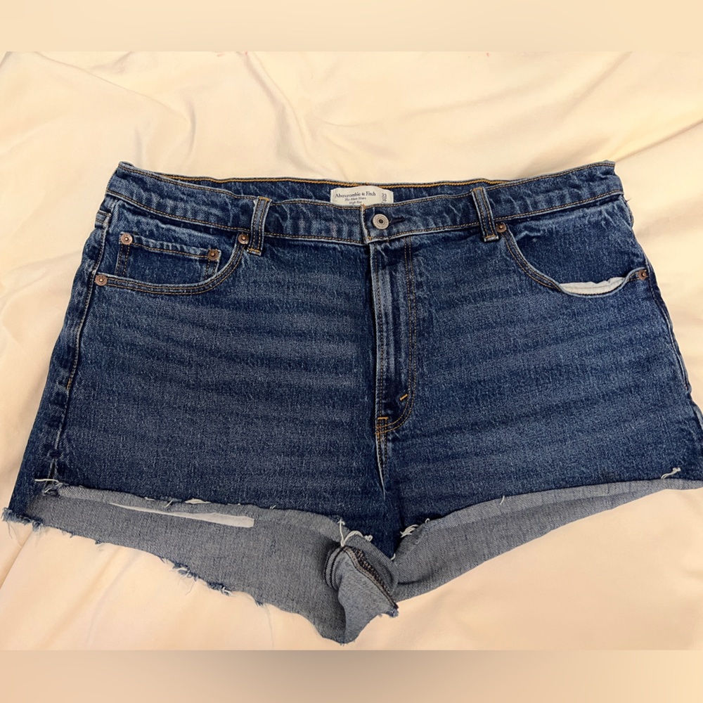 Abercrombie & Fitch High Rise Mom Short